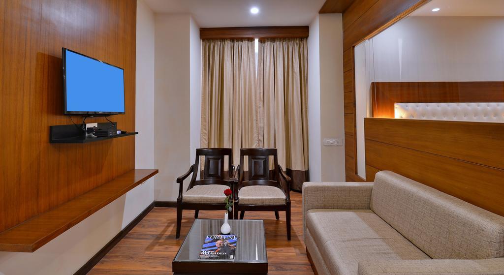 Hotel Seven Hills Tower Agra  Exterior foto